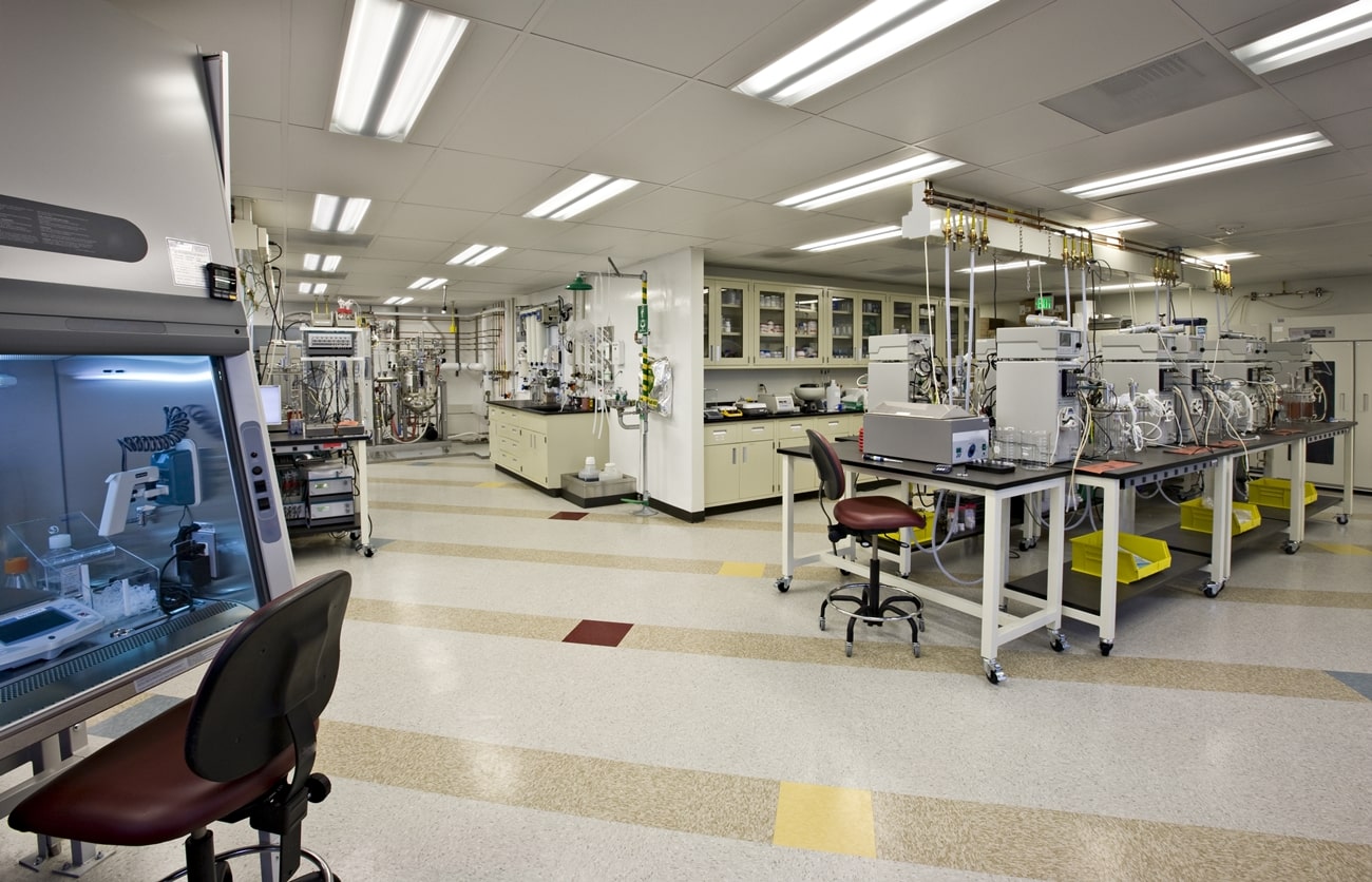 53732-machinery-in-laboratory-DMN72PP-Copy-min